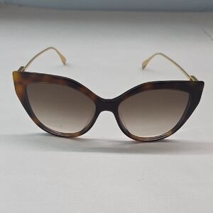 Fendi FE40011U Tortoise Shell Cat-Eye Sunglasses (Read Description)